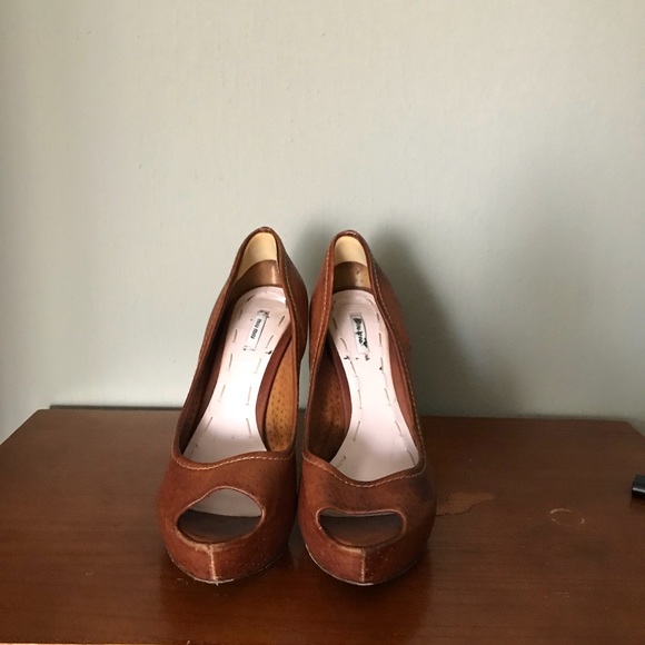 Miu Miu peep toe pumps! - Picture 3 of 4